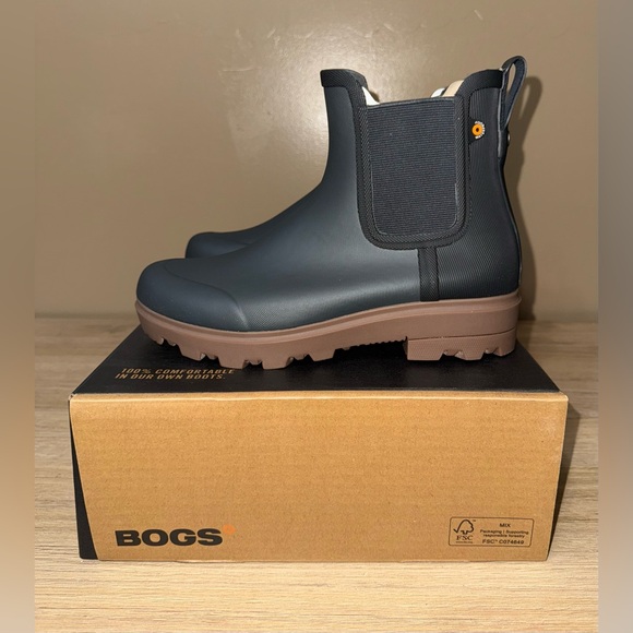 NWT BOGS HOLLY CHELSEA Dark Grey Rain Boots. Size 7. 100% Waterproof 💦 - Picture 2 of 6